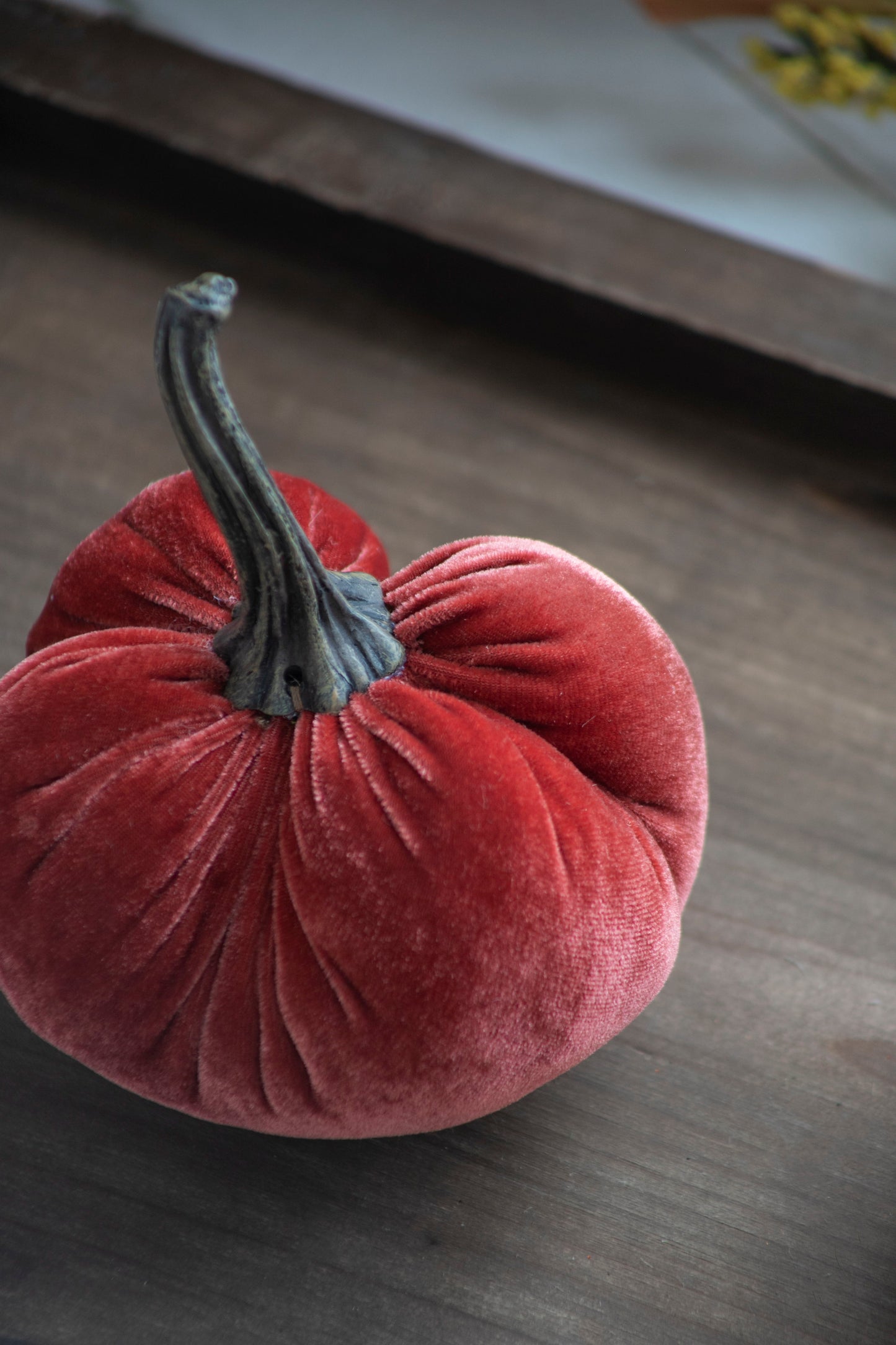 Velvet Weighted Pumpkin With Resin Stem, Pumpkin Ornament Decor For Holiday Harvest Festival Fall Festival & Thanksgiving (Set of 4)