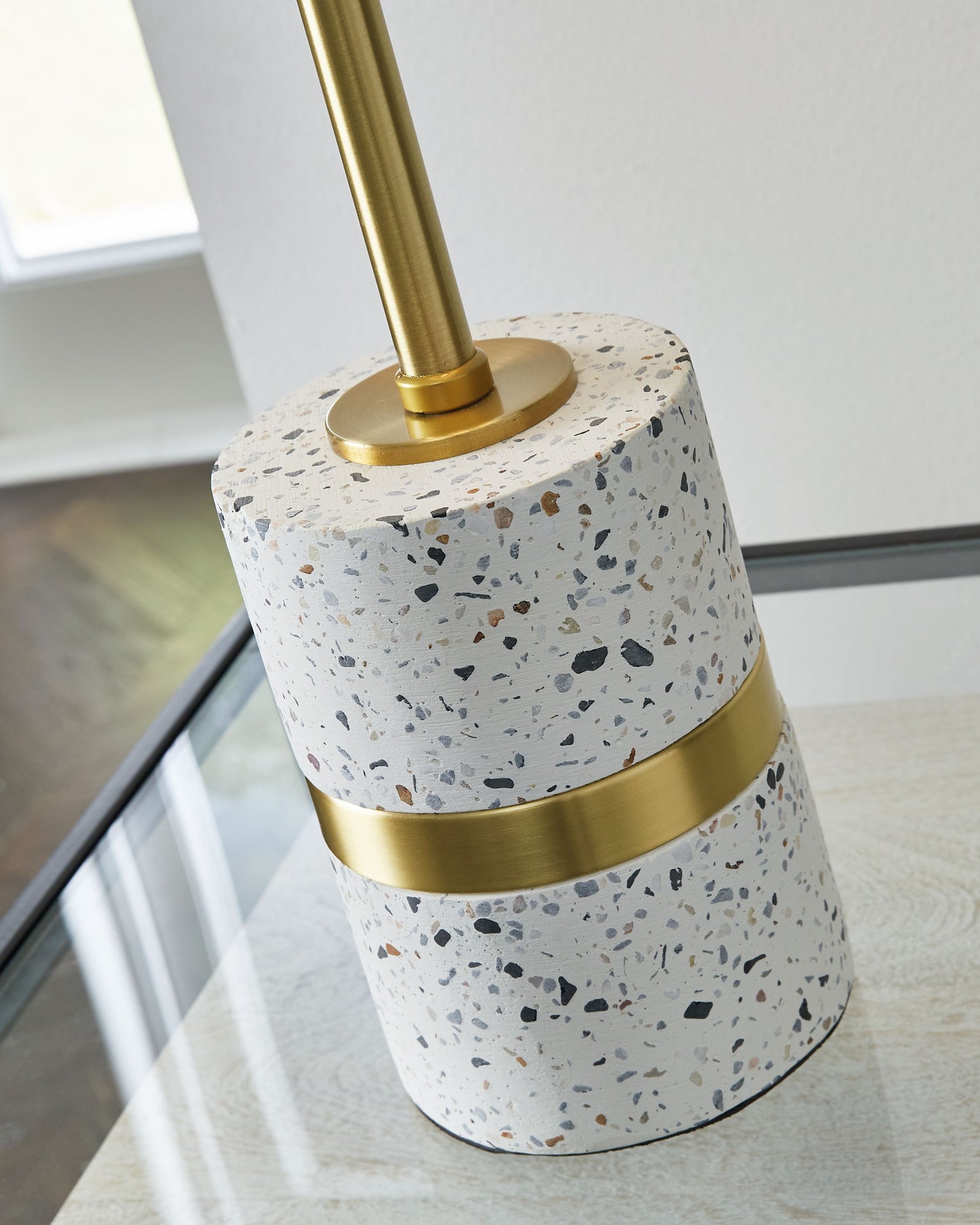 Maywick - Metal Table Lamp  - White