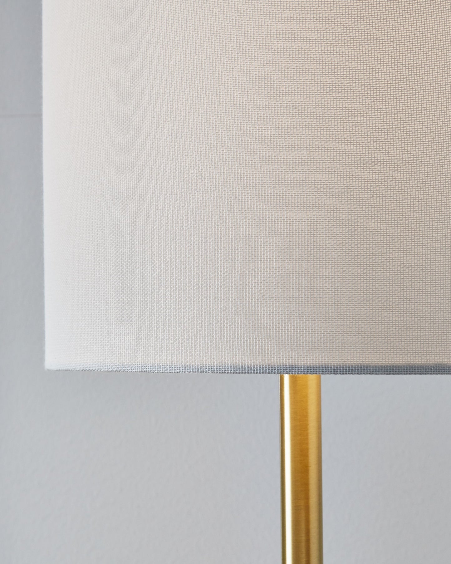 Maywick - Metal Table Lamp  - White